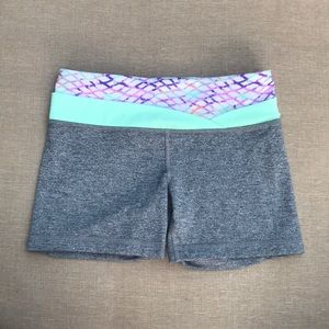 Ivivva reversible booty shorts